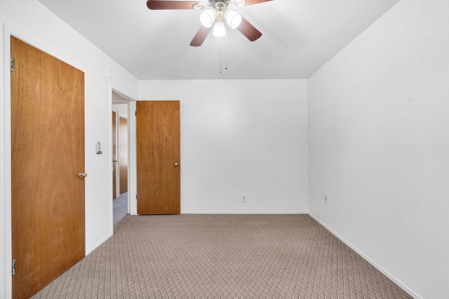 4063 N Sunnyside Ave, Fresno, CA 93727