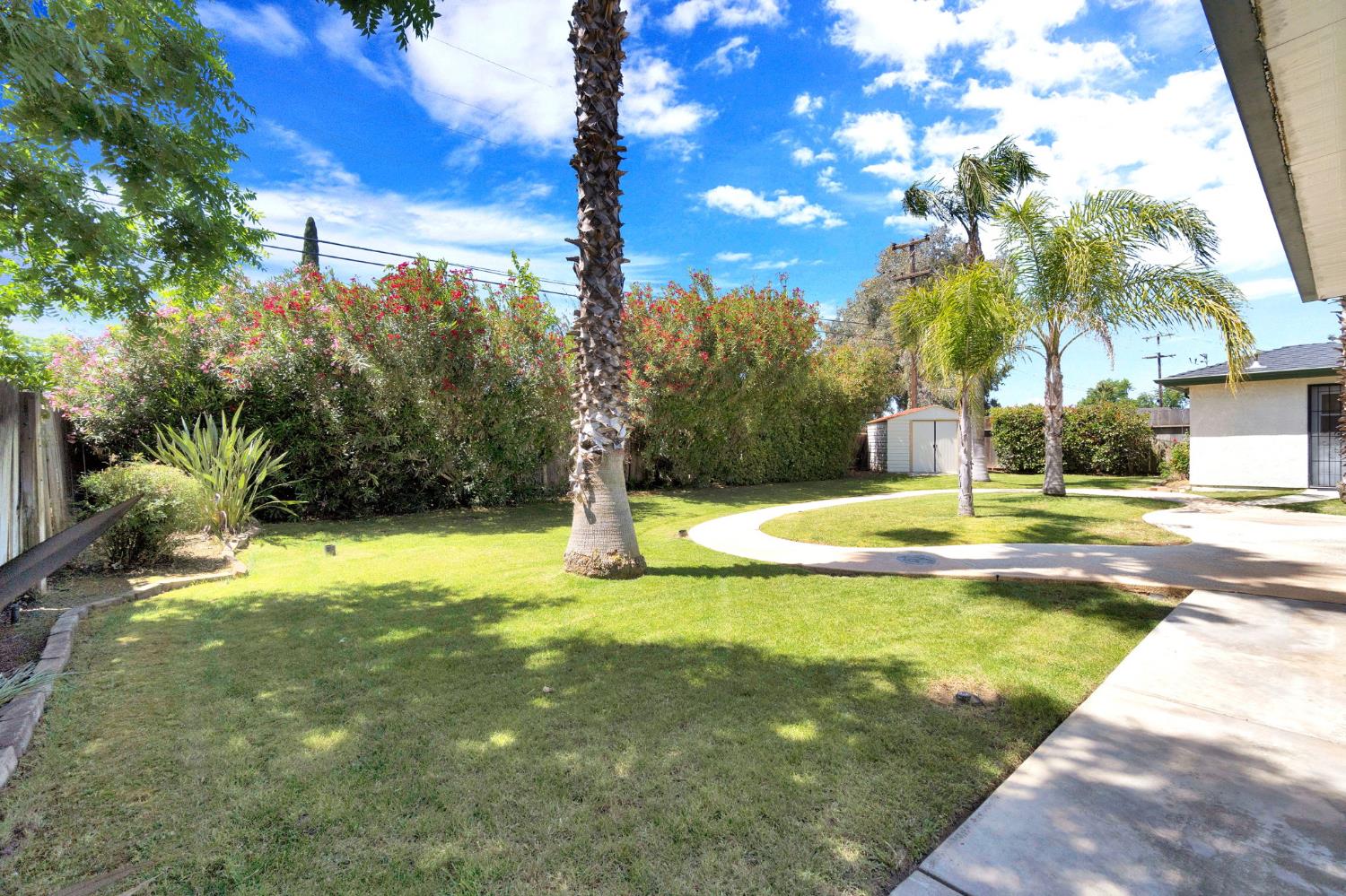 4063 N Sunnyside Ave, Fresno, CA 93727