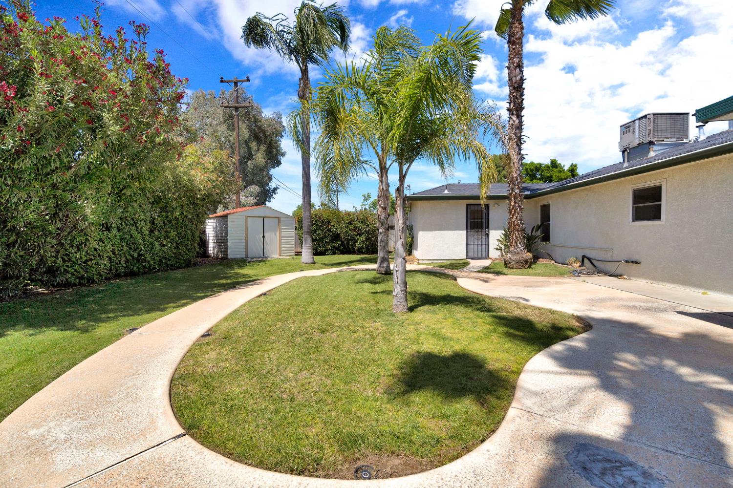 4063 N Sunnyside Ave, Fresno, CA 93727