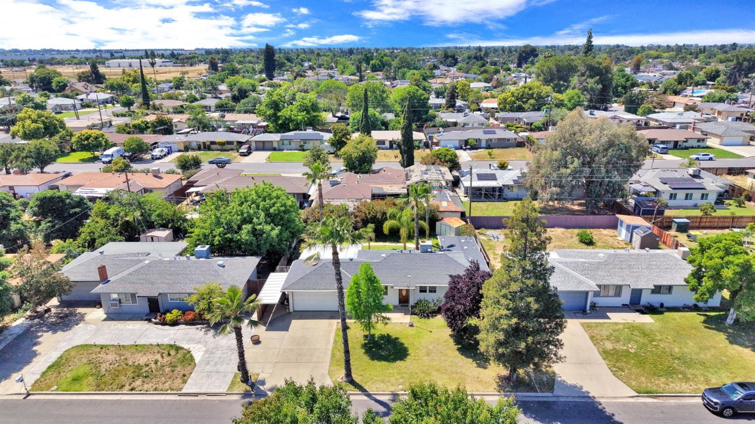 4063 N Sunnyside Ave, Fresno, CA 93727