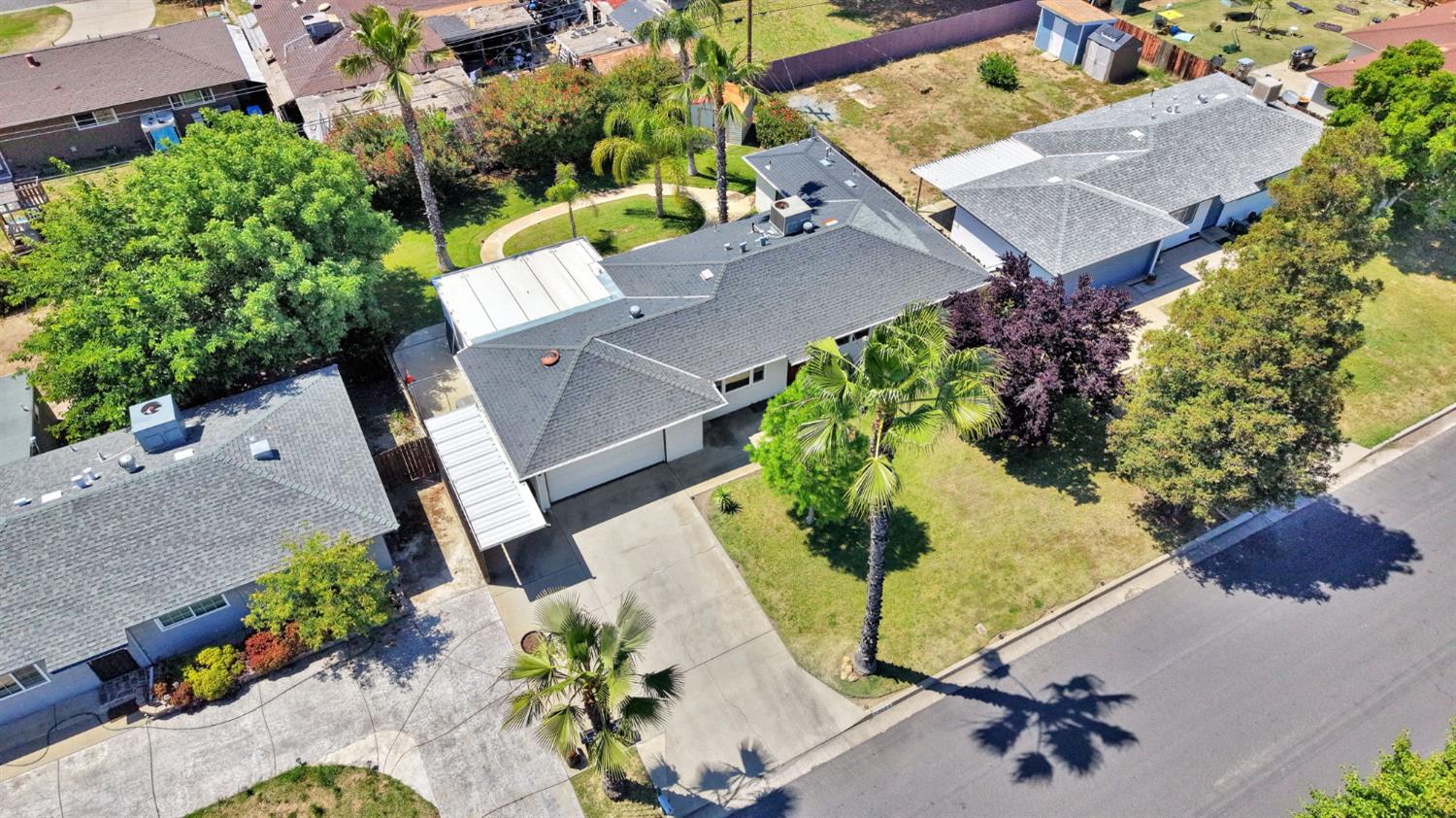 4063 N Sunnyside Ave, Fresno, CA 93727