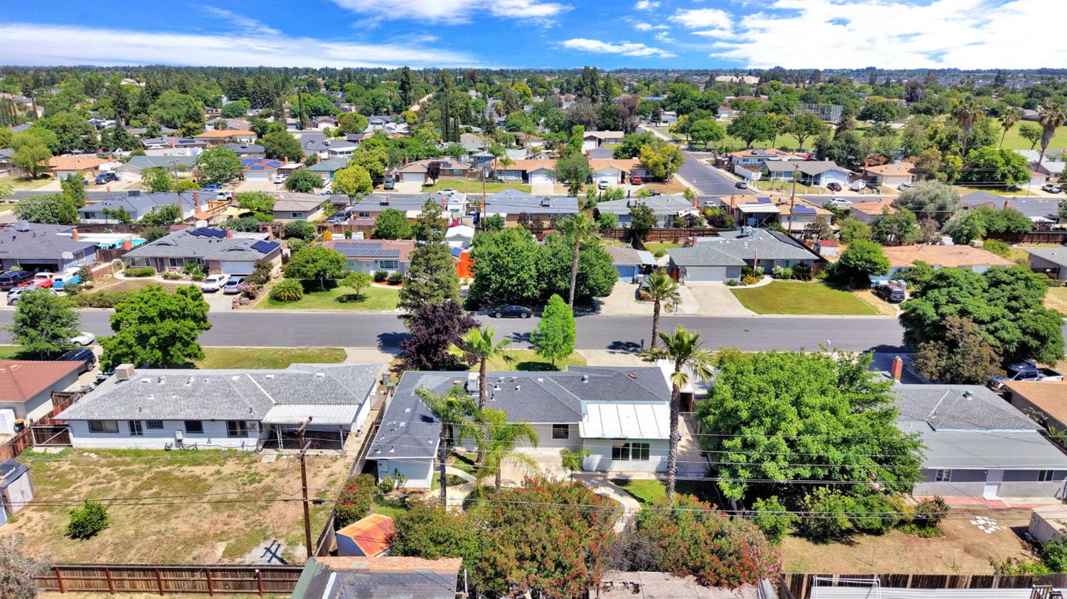 4063 N Sunnyside Ave, Fresno, CA 93727