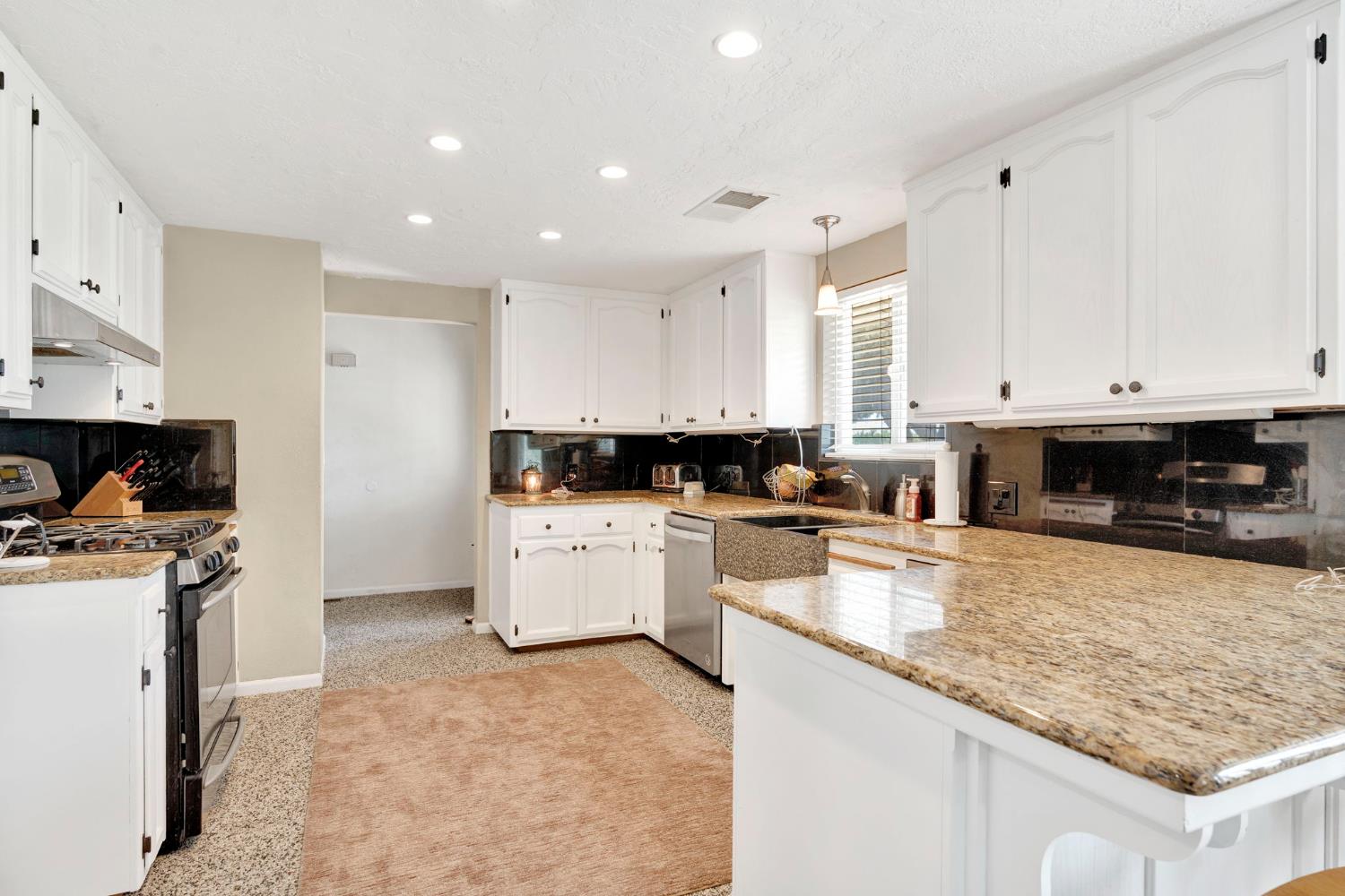 13324 Elder Ave, Hanford, CA 93230