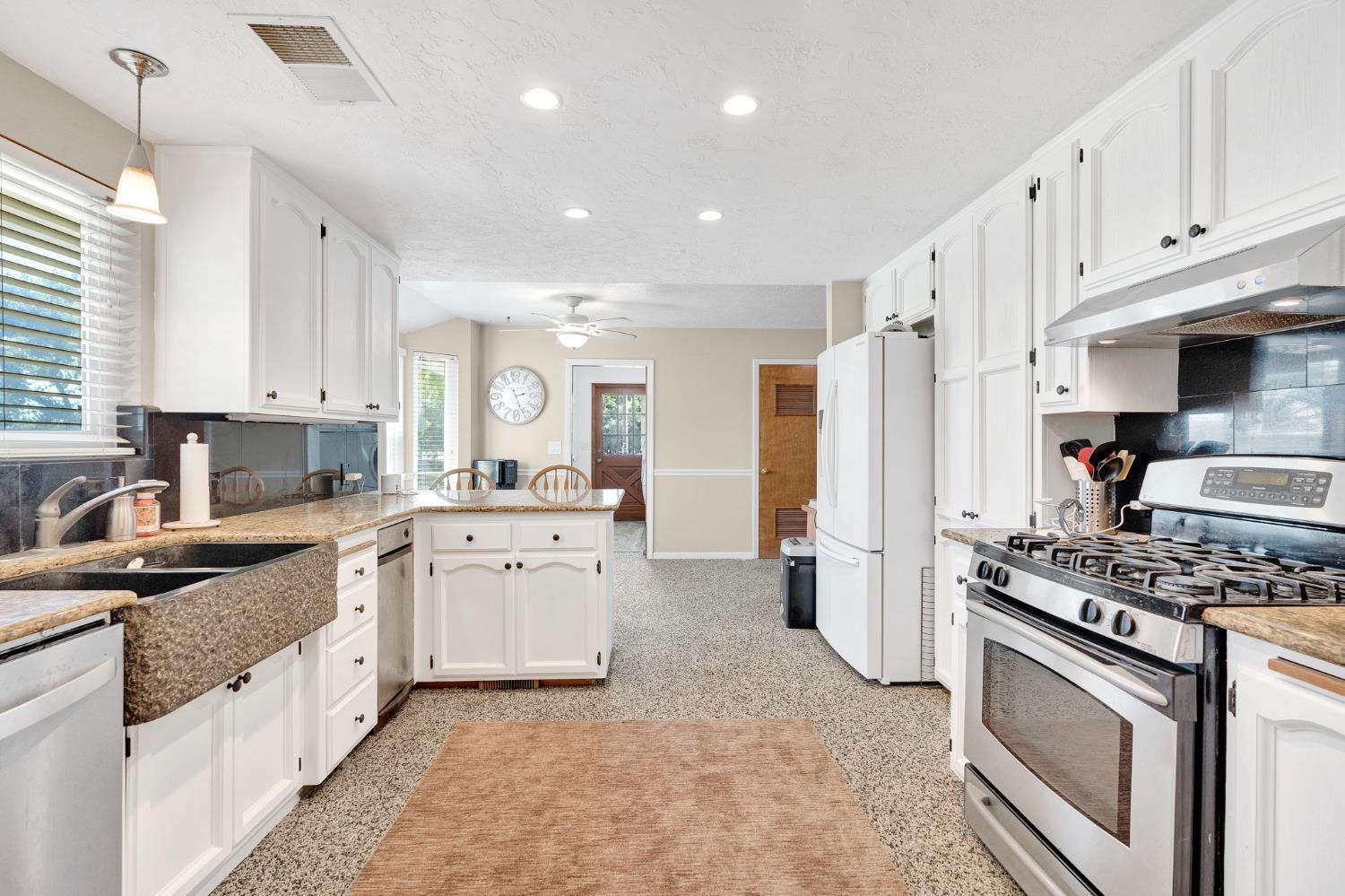 13324 Elder Ave, Hanford, CA 93230