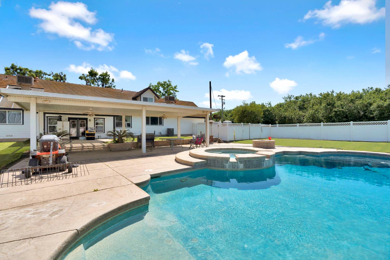 13324 Elder Ave, Hanford, CA 93230