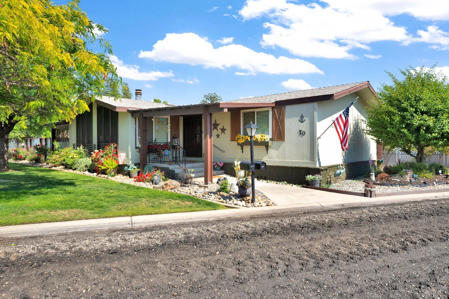 371 N Bethel Ave #70, Sanger, CA 93657