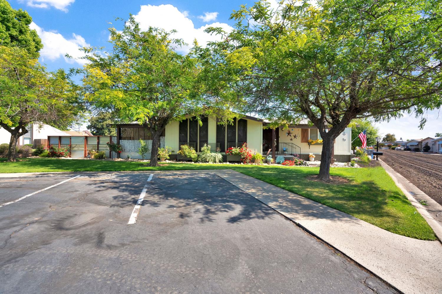 371 N Bethel Ave #70, Sanger, CA 93657