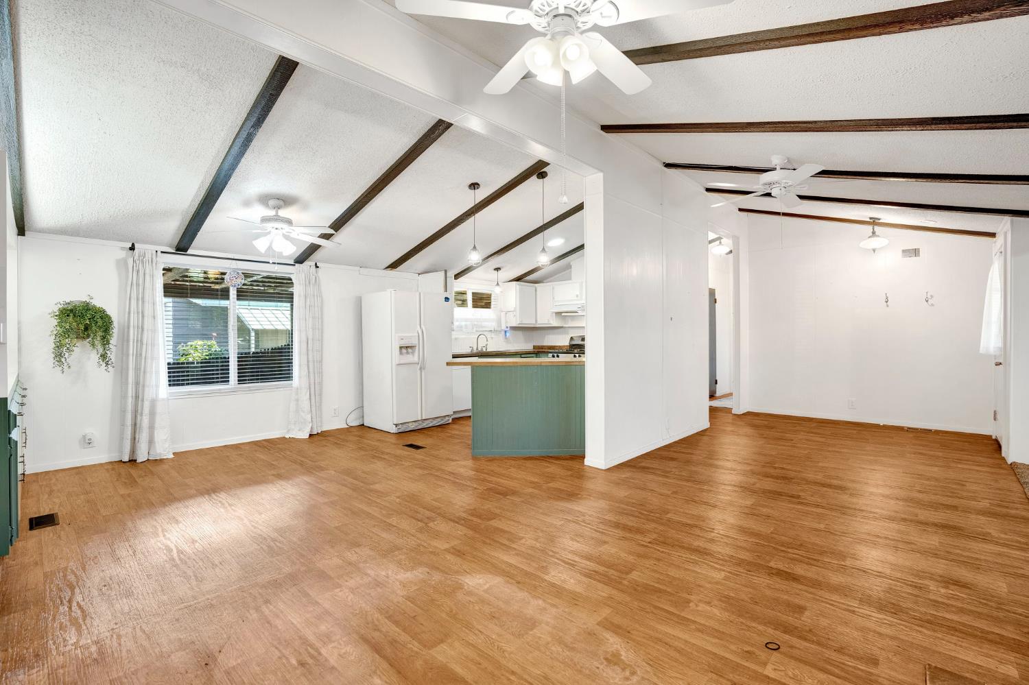 371 N Bethel Ave #70, Sanger, CA 93657