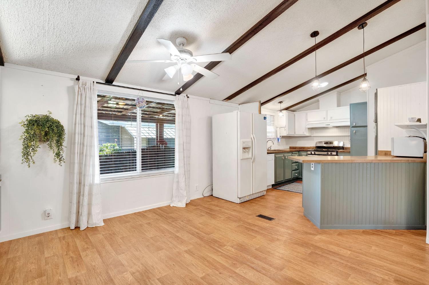 371 N Bethel Ave #70, Sanger, CA 93657