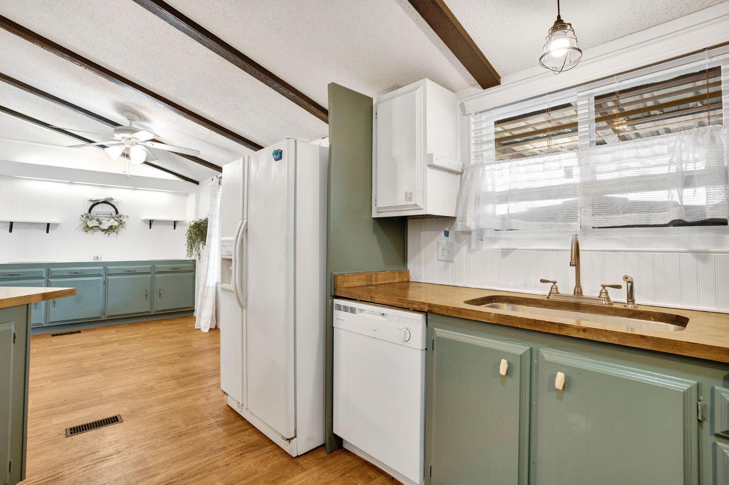 371 N Bethel Ave #70, Sanger, CA 93657