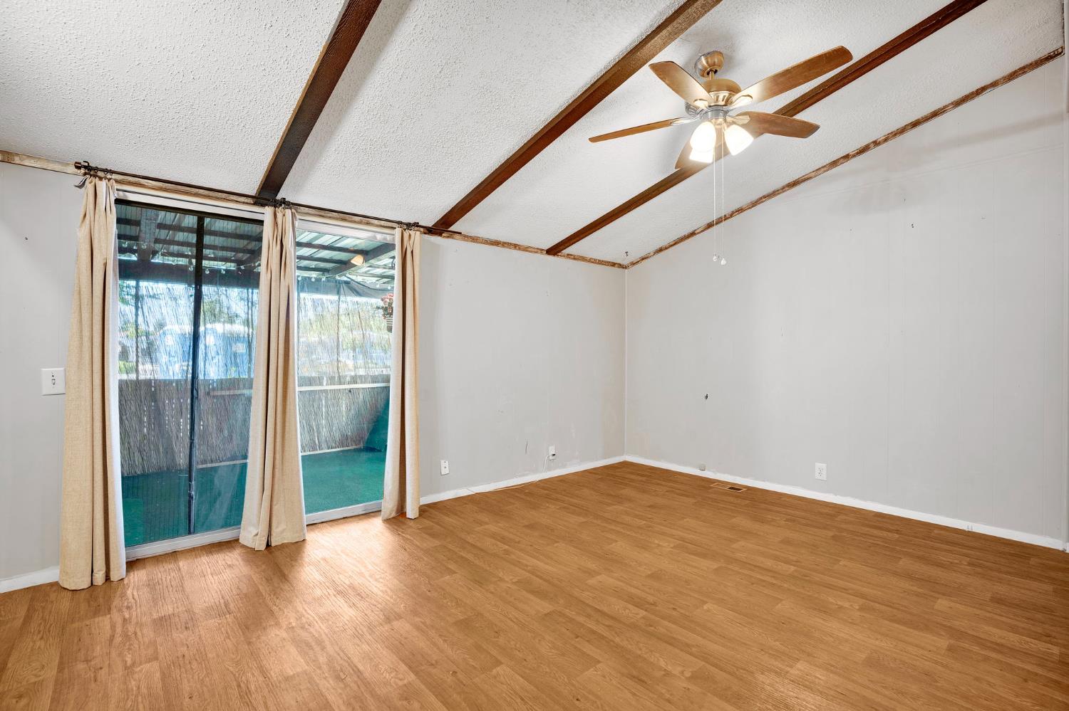 371 N Bethel Ave #70, Sanger, CA 93657