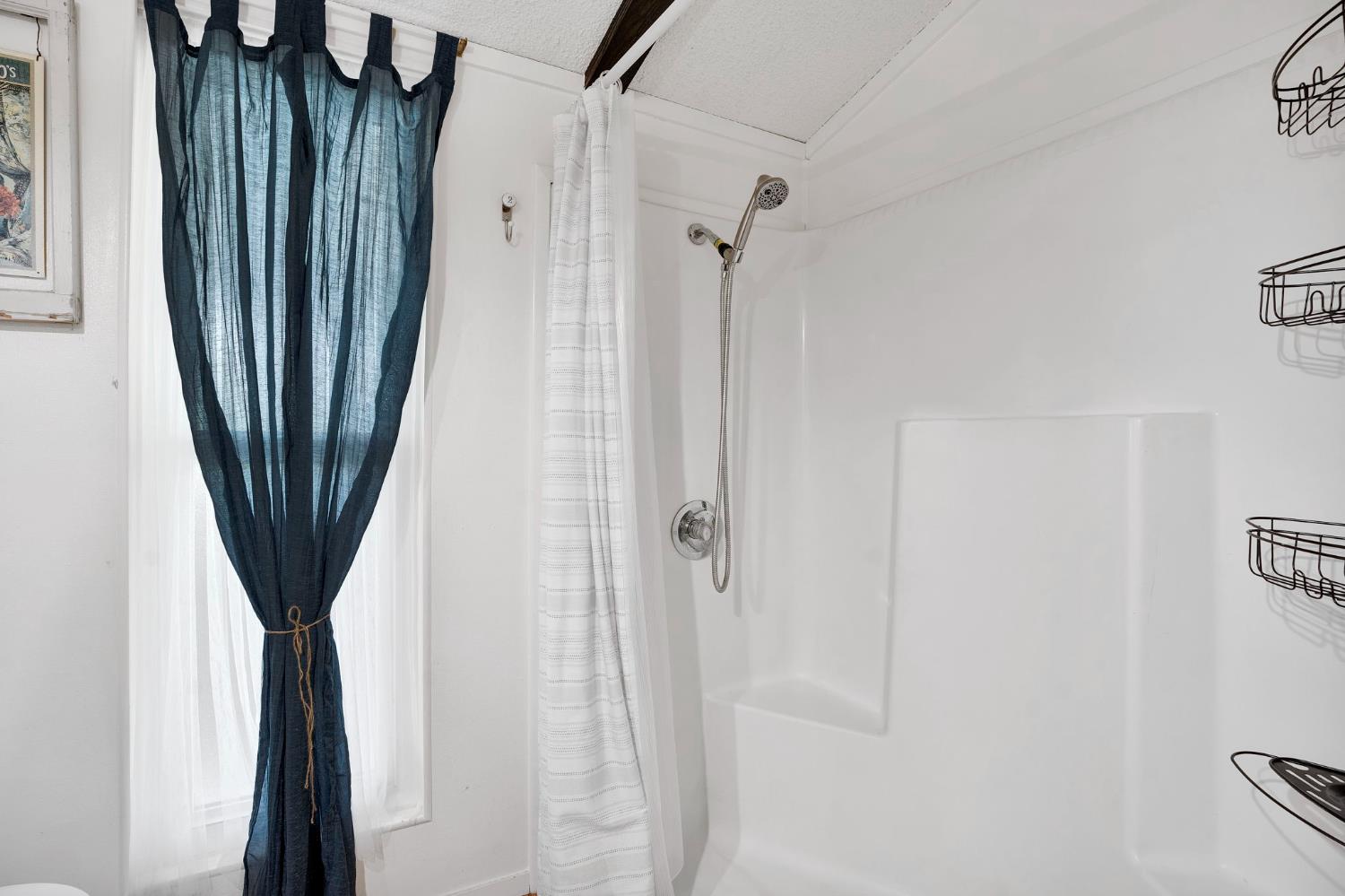 371 N Bethel Ave #70, Sanger, CA 93657