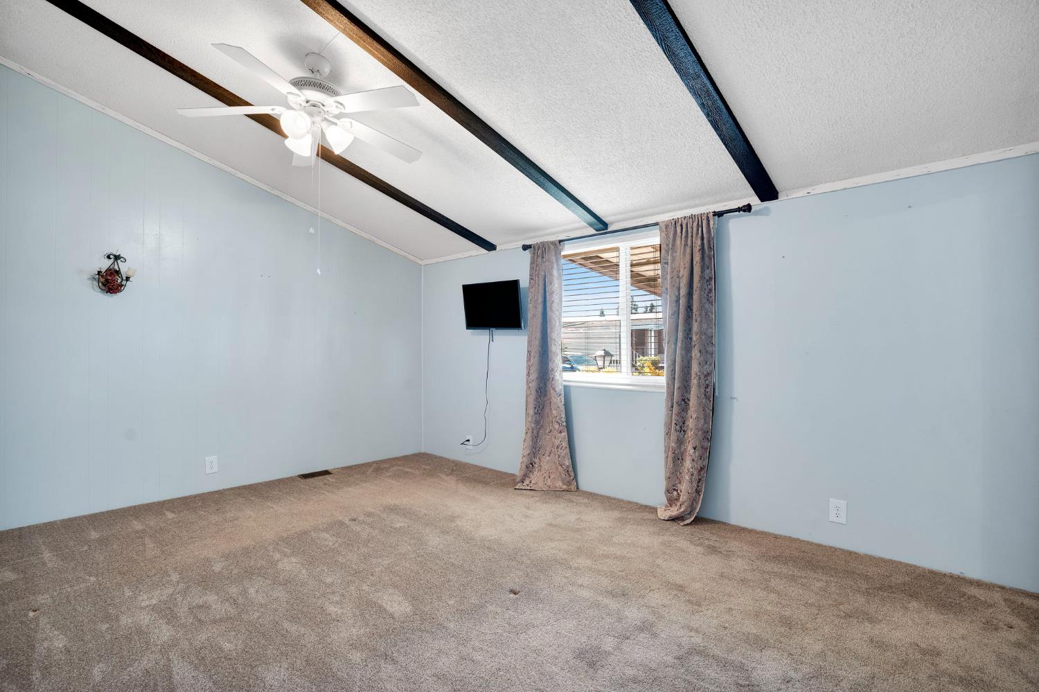 371 N Bethel Ave #70, Sanger, CA 93657