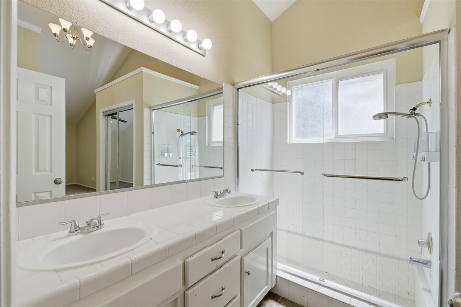 5215 W Fremont Ave, Fresno, CA 93722