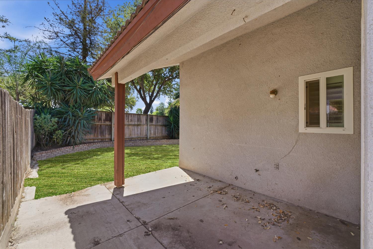 5215 W Fremont Ave, Fresno, CA 93722