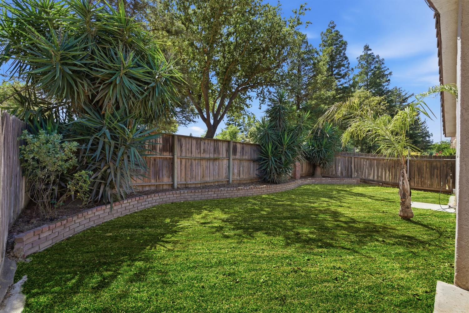 5215 W Fremont Ave, Fresno, CA 93722