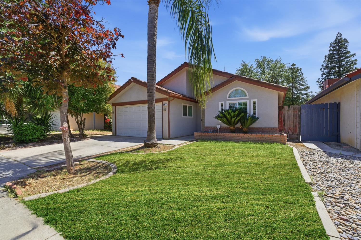 5215 W Fremont Ave, Fresno, CA 93722