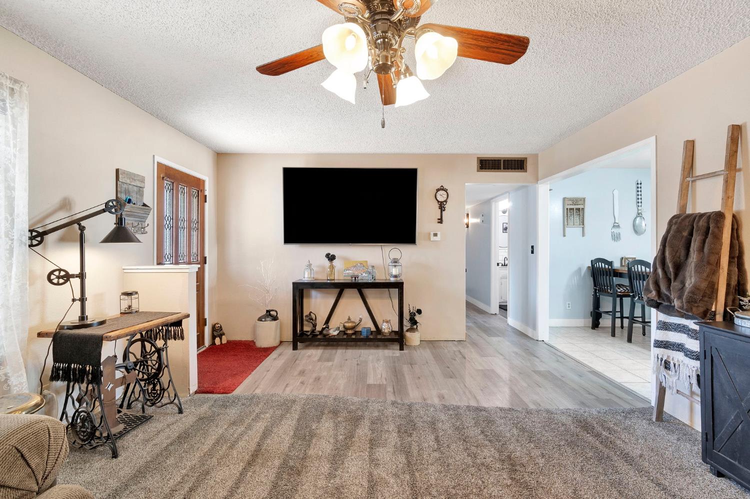 2461 16Th Ave, Kingsburg, CA 93631