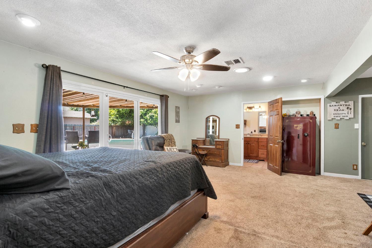 2461 16Th Ave, Kingsburg, CA 93631