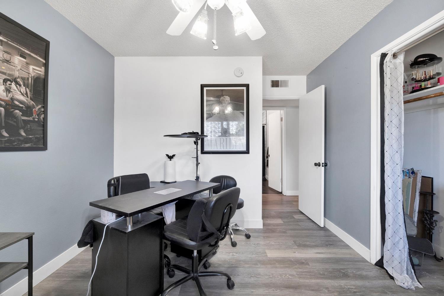 2461 16Th Ave, Kingsburg, CA 93631