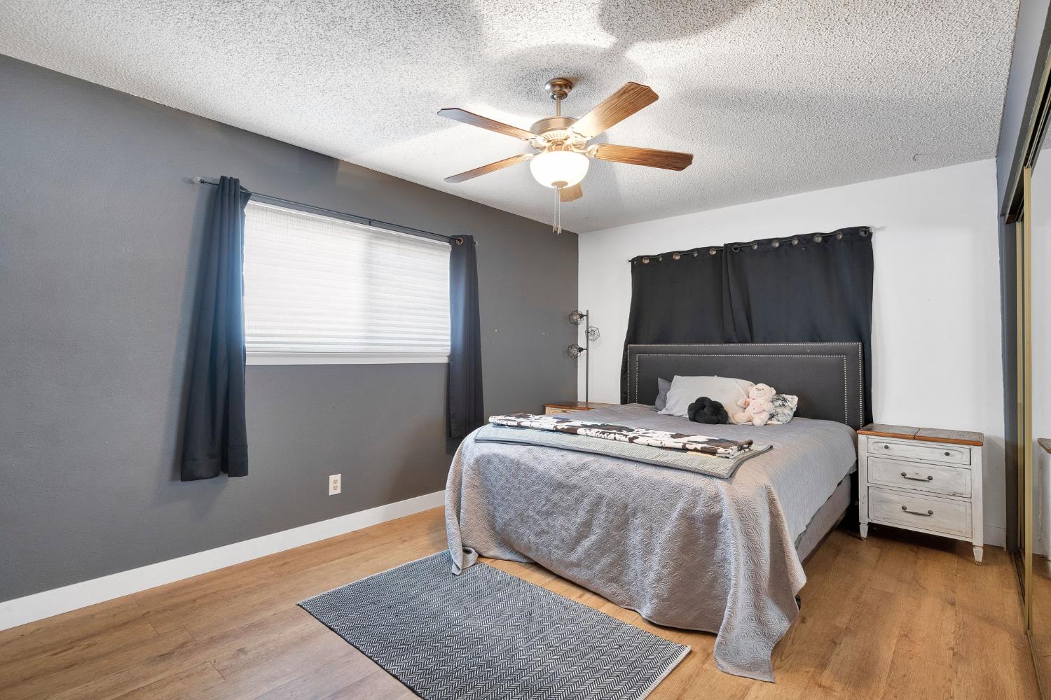 2461 16Th Ave, Kingsburg, CA 93631