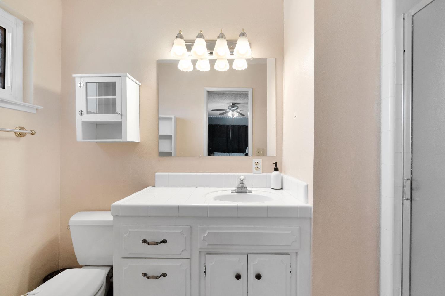 2461 16Th Ave, Kingsburg, CA 93631