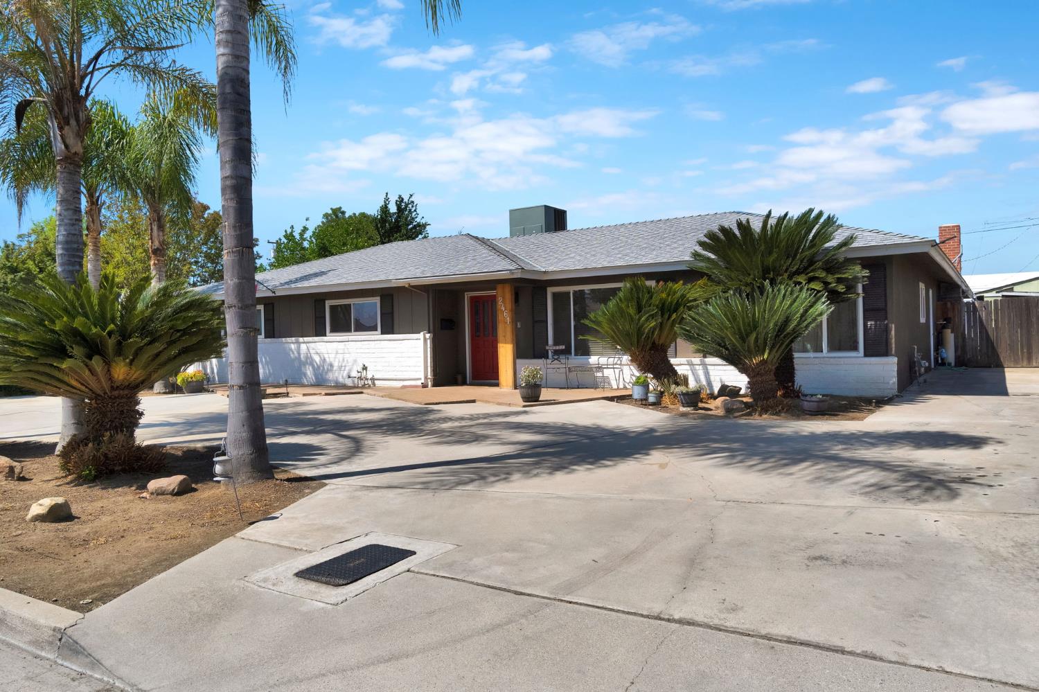 2461 16Th Ave, Kingsburg, CA 93631