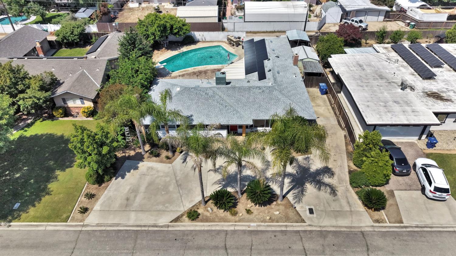 2461 16Th Ave, Kingsburg, CA 93631