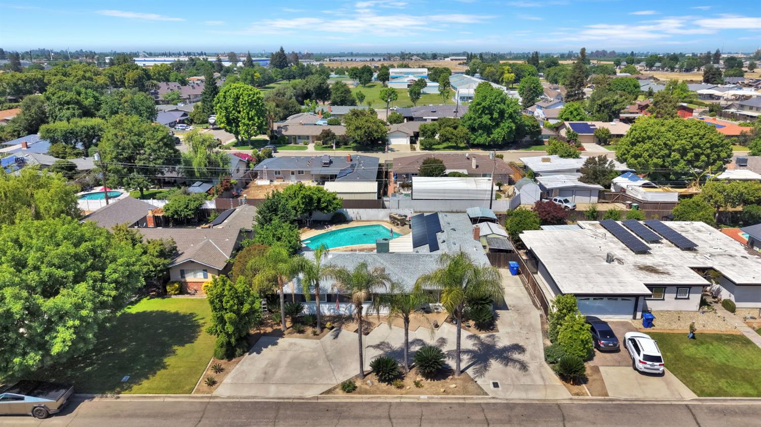 2461 16Th Ave, Kingsburg, CA 93631