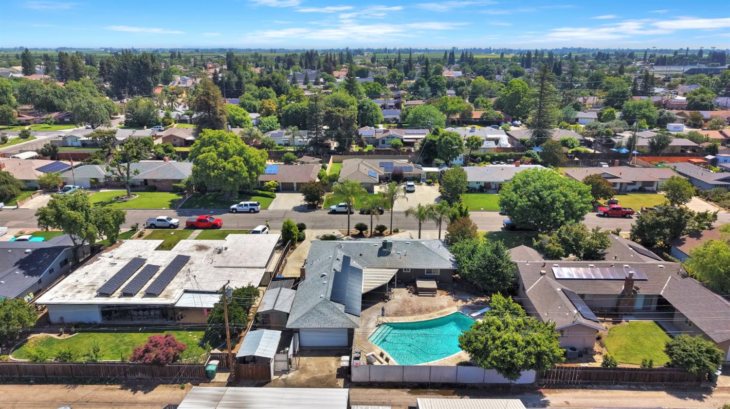 2461 16Th Ave, Kingsburg, CA 93631