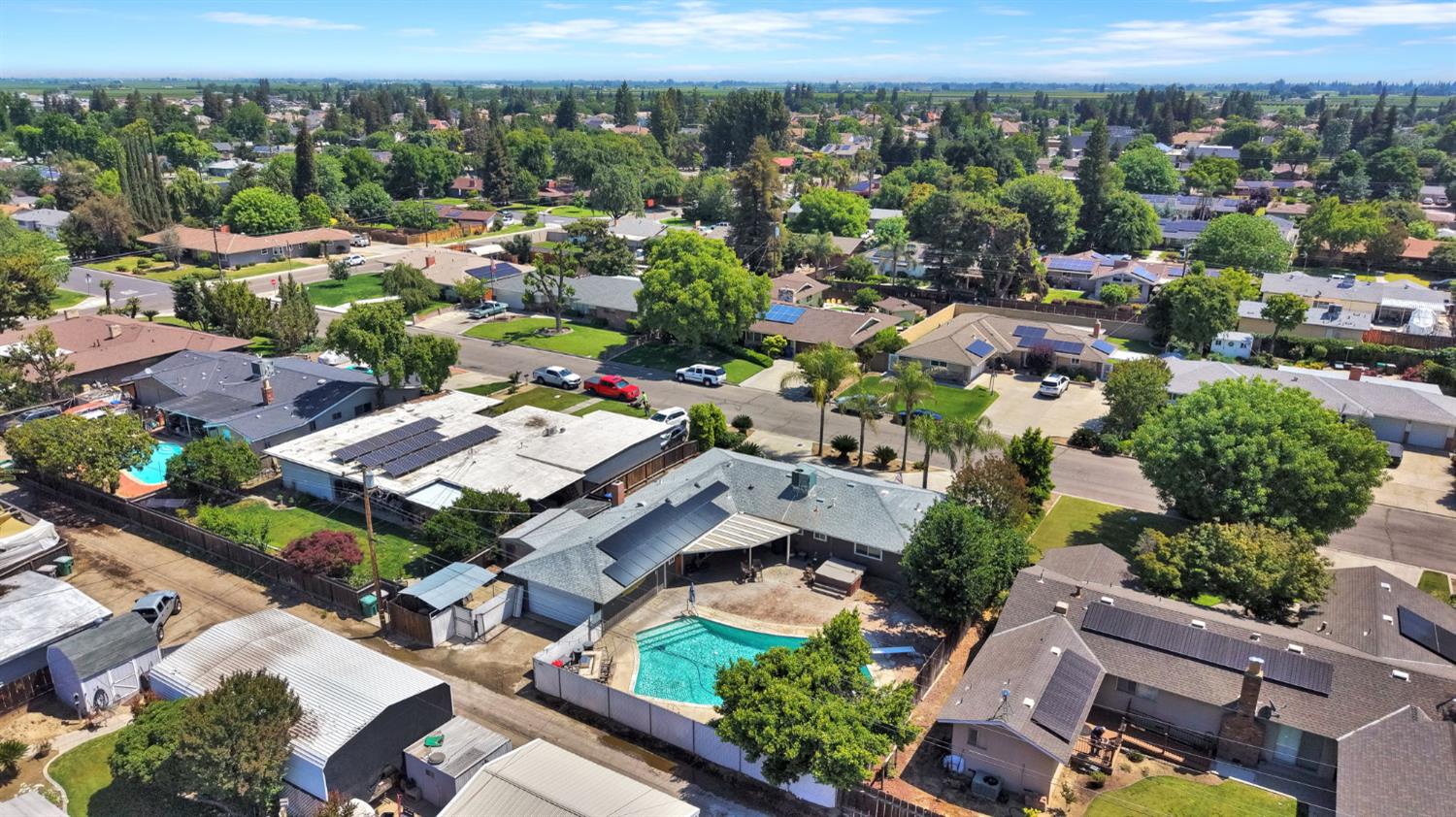 2461 16Th Ave, Kingsburg, CA 93631