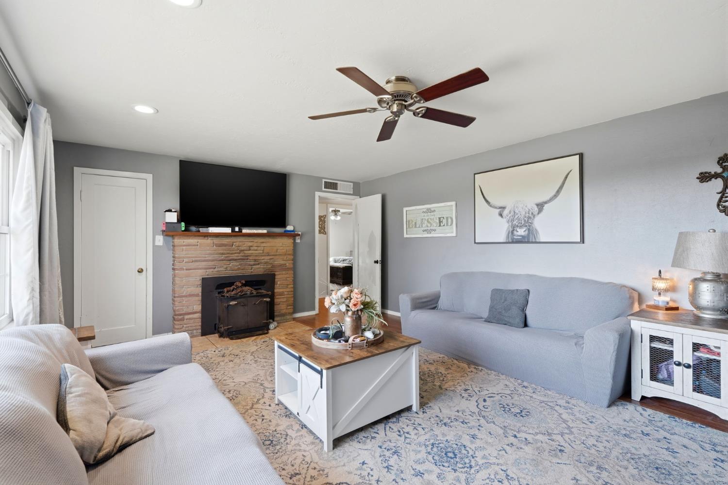 12586 Avenue 232, Tulare, CA 93274