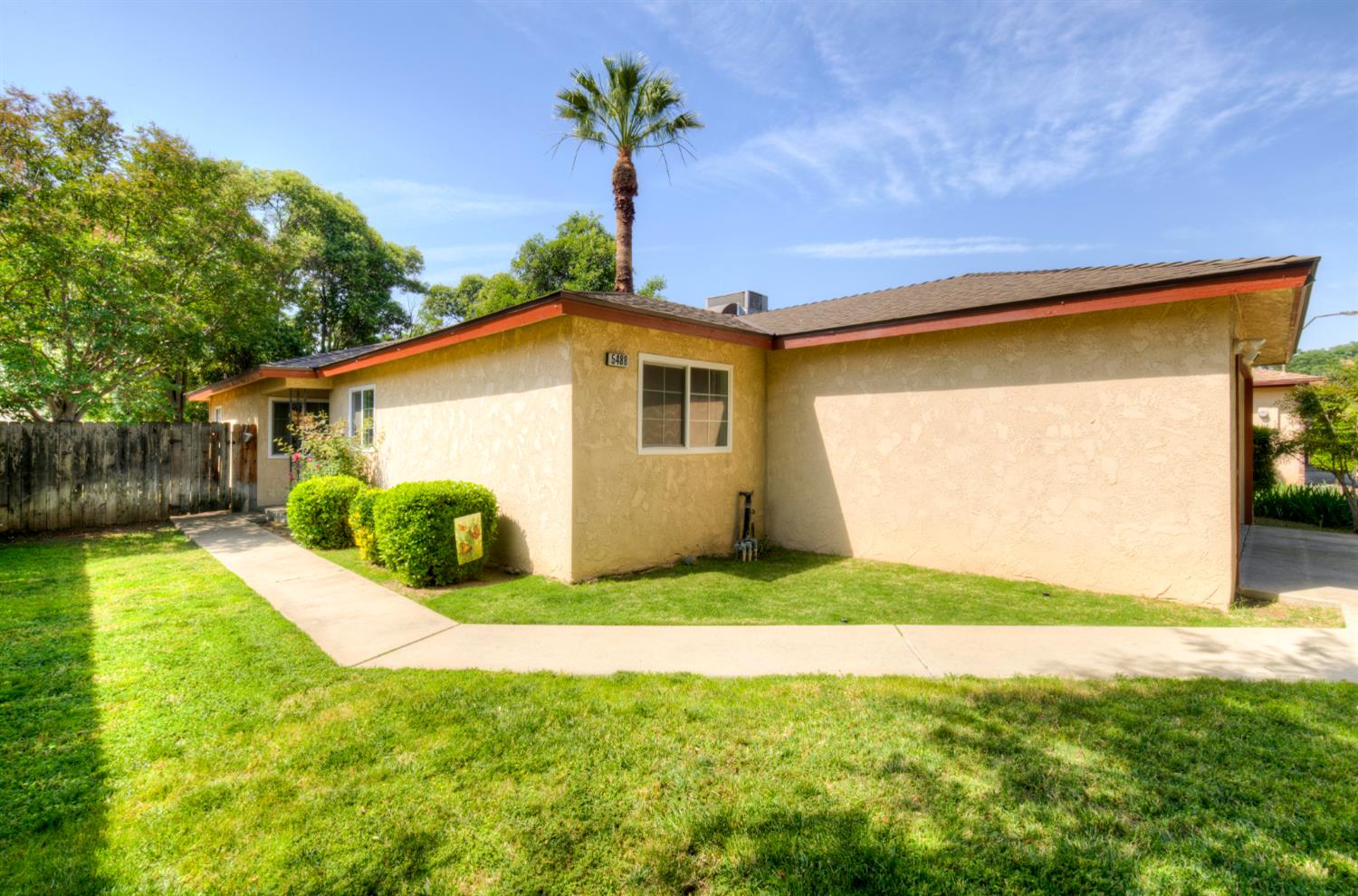 5488 E Iowa Ave, Fresno, CA 93727
