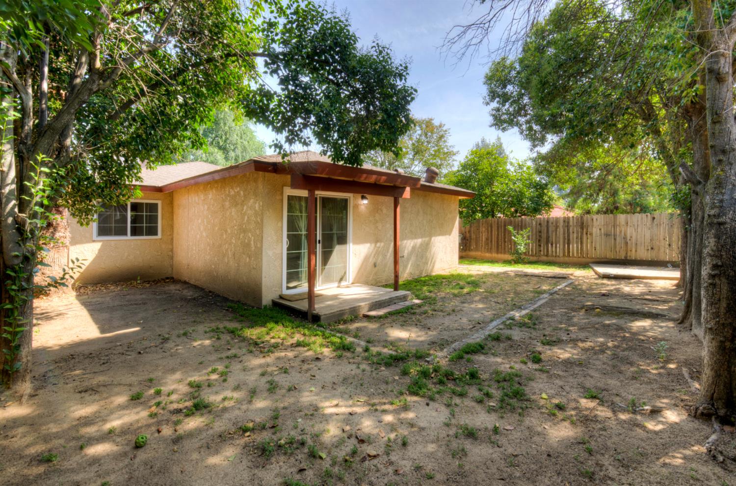 5488 E Iowa Ave, Fresno, CA 93727