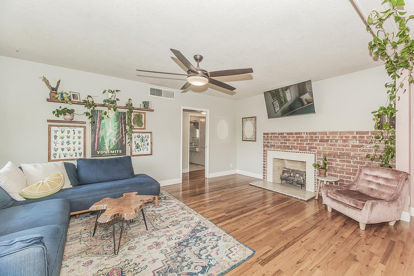2836 N Arthur Ave, Fresno, CA 93705