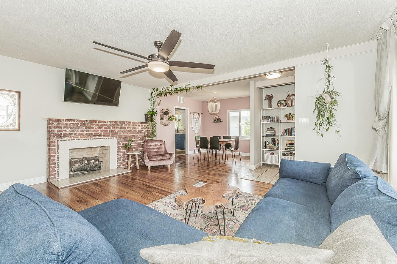 2836 N Arthur Ave, Fresno, CA 93705