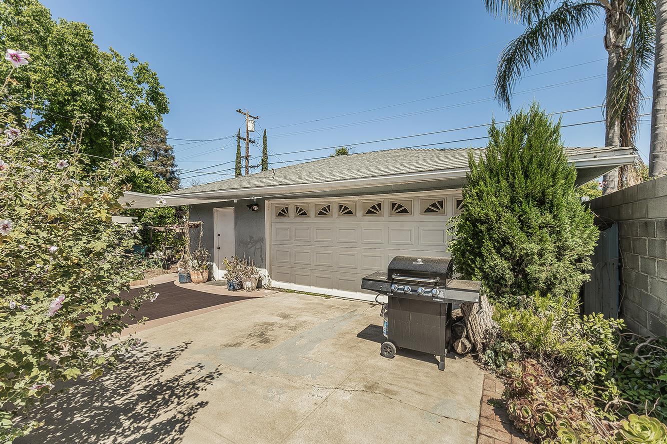2836 N Arthur Ave, Fresno, CA 93705