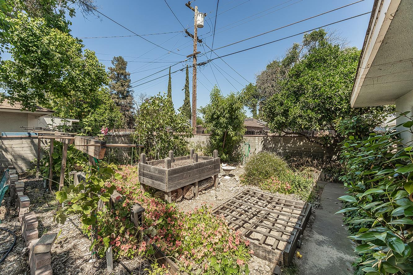 2836 N Arthur Ave, Fresno, CA 93705