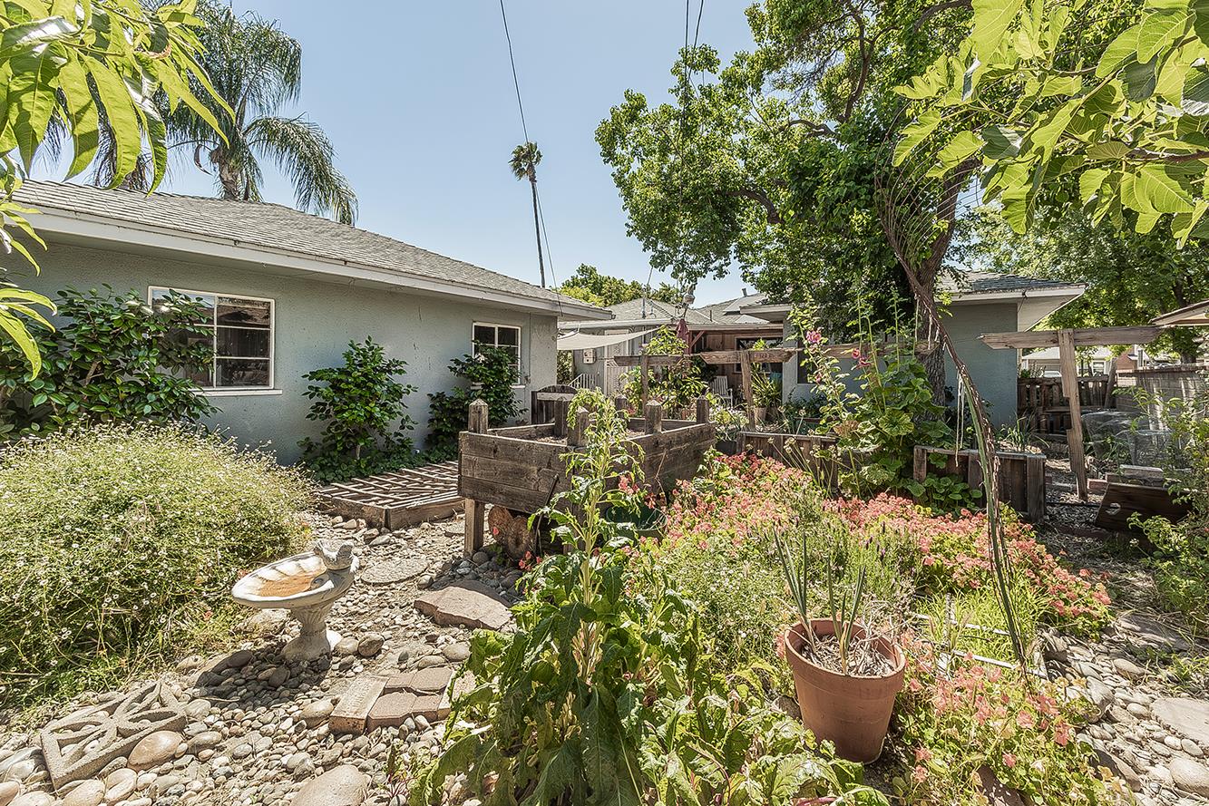 2836 N Arthur Ave, Fresno, CA 93705