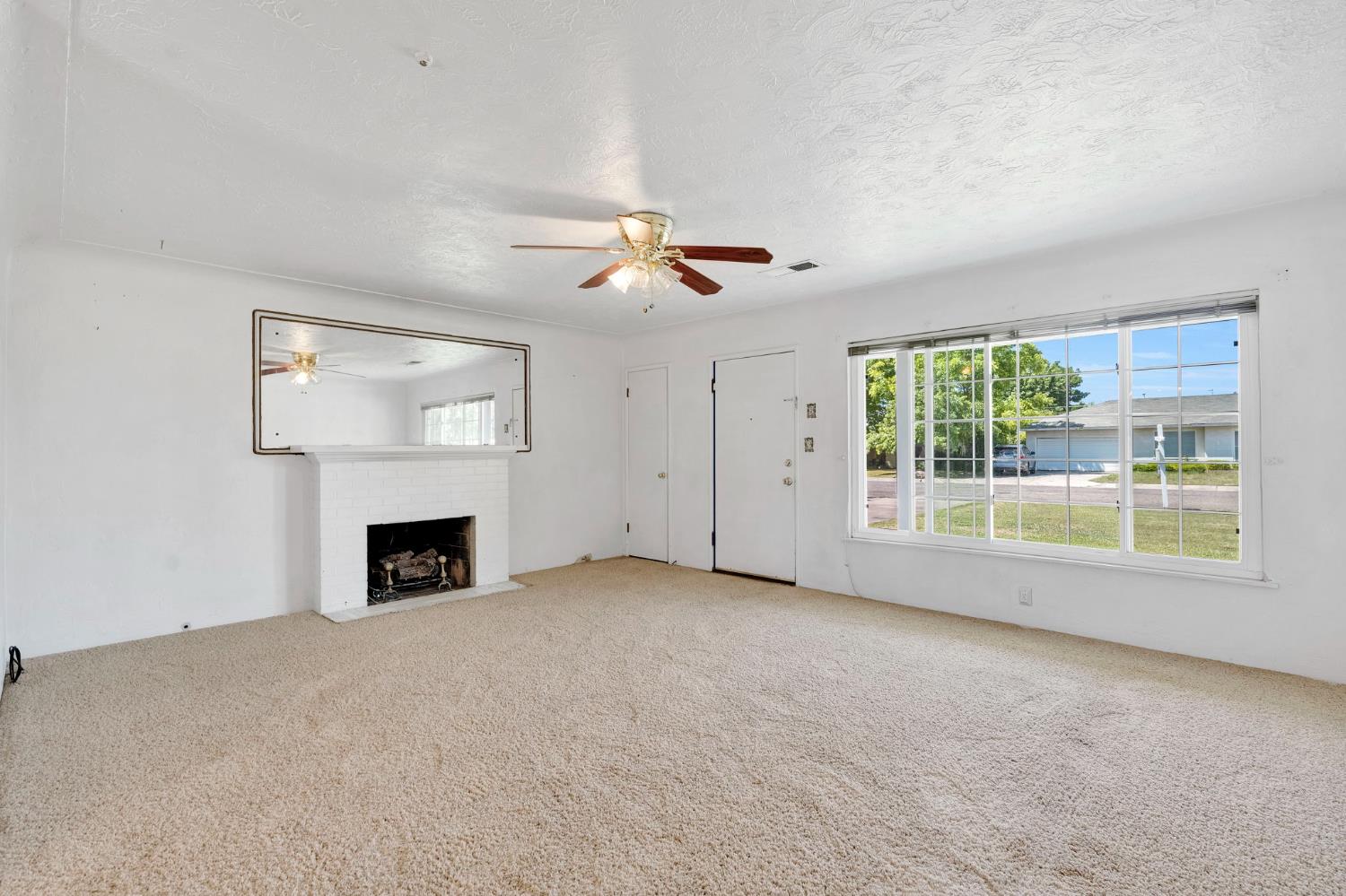 517 Fairview Ave, Madera, CA 93637