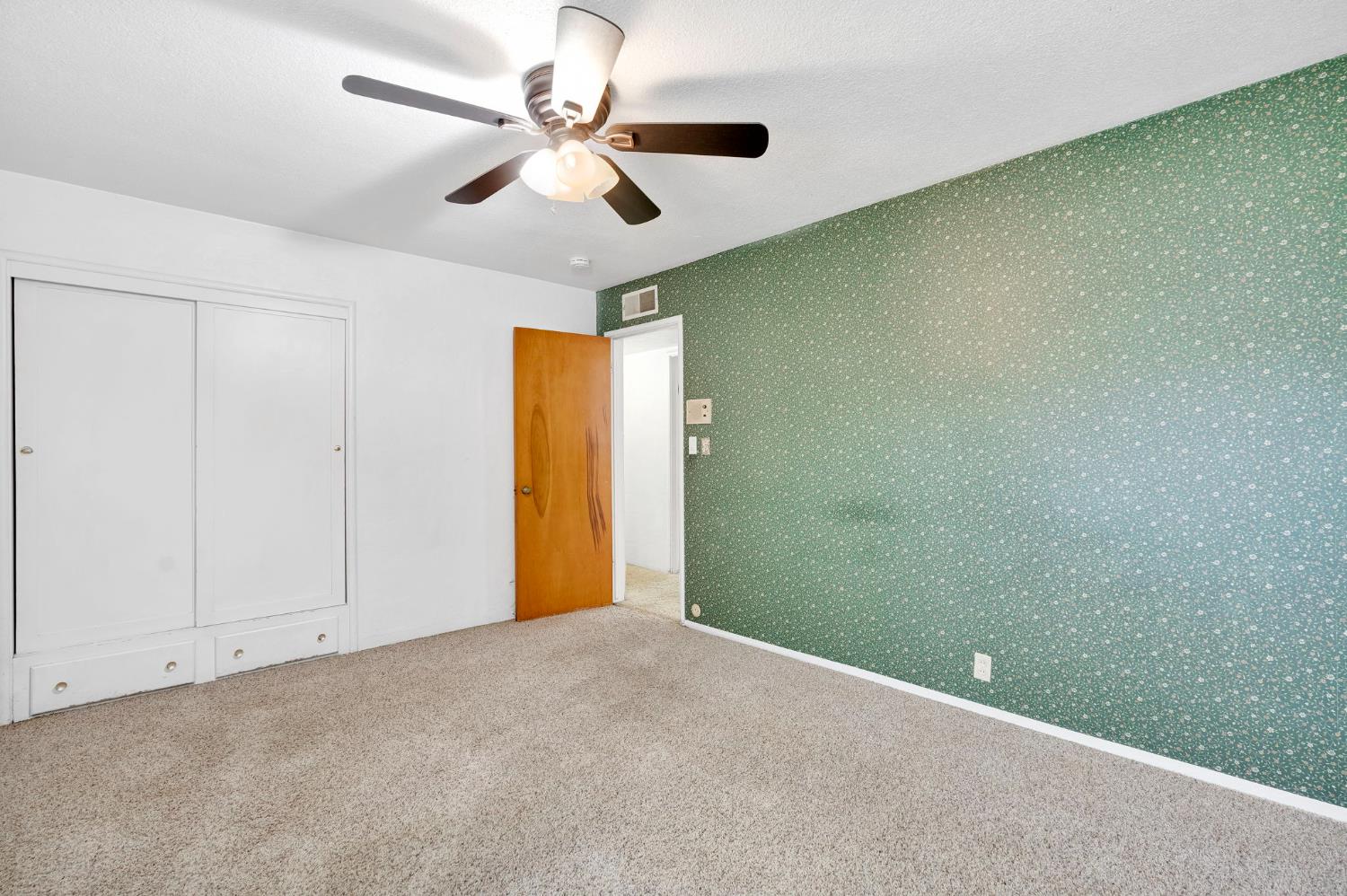 517 Fairview Ave, Madera, CA 93637