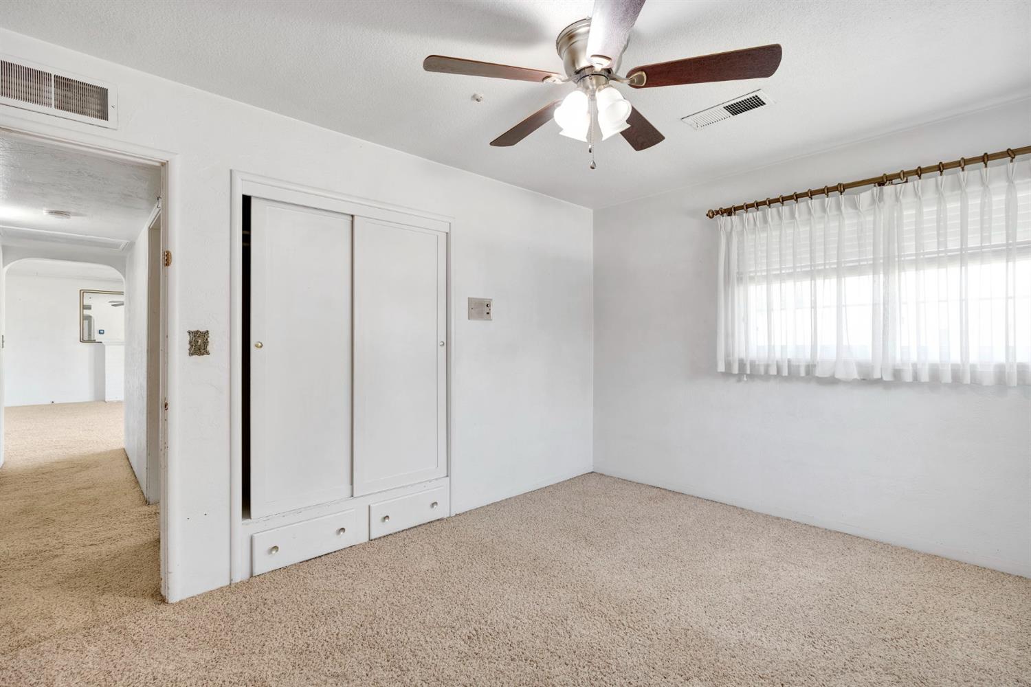 517 Fairview Ave, Madera, CA 93637