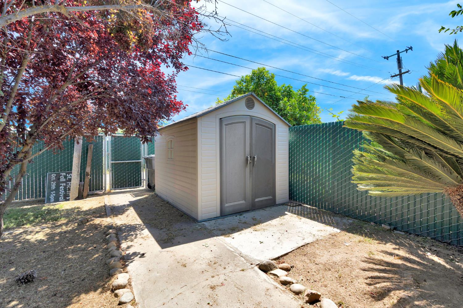 517 Fairview Ave, Madera, CA 93637