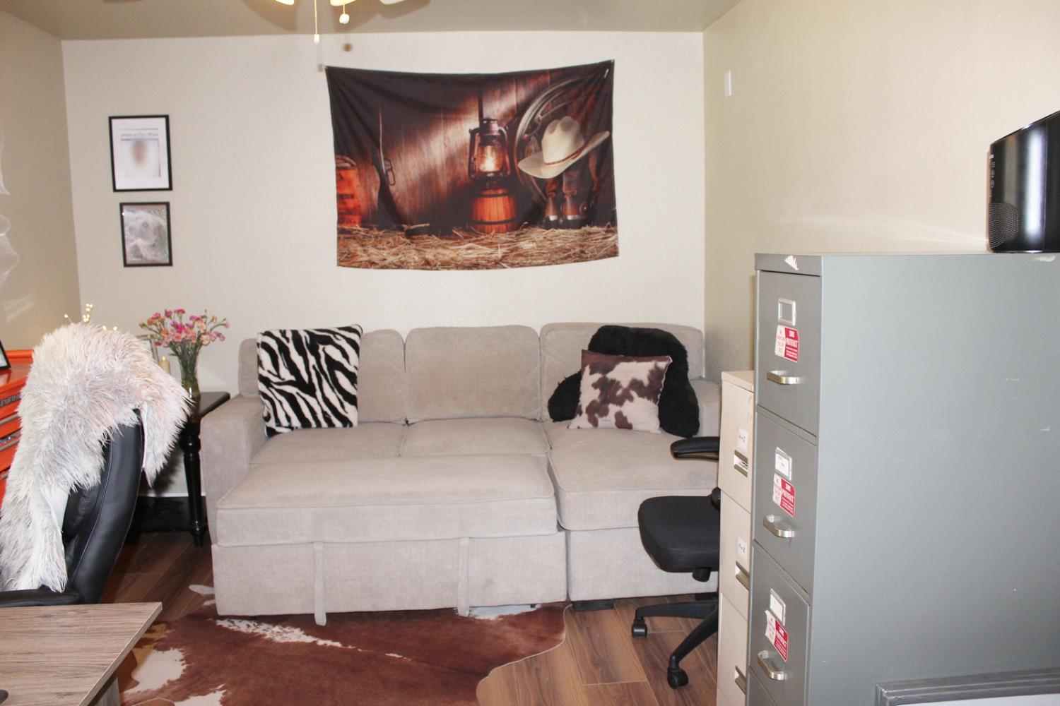 2307 N Hayes Ave, Fresno, CA 93723