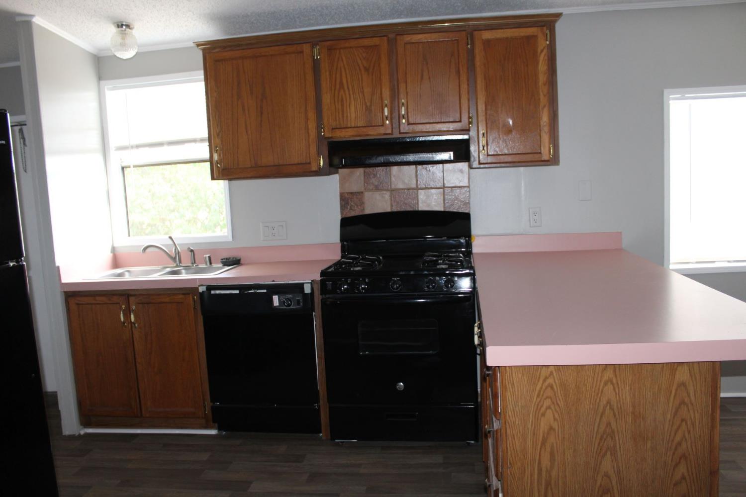 2307 N Hayes Ave, Fresno, CA 93723
