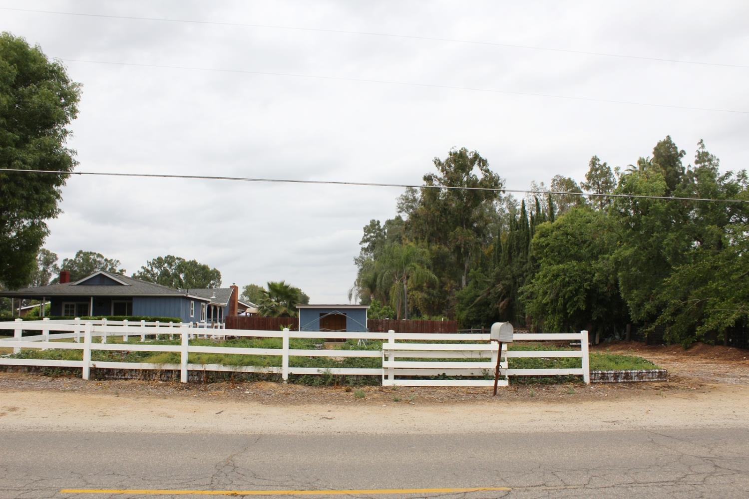 2307 N Hayes Ave, Fresno, CA 93723