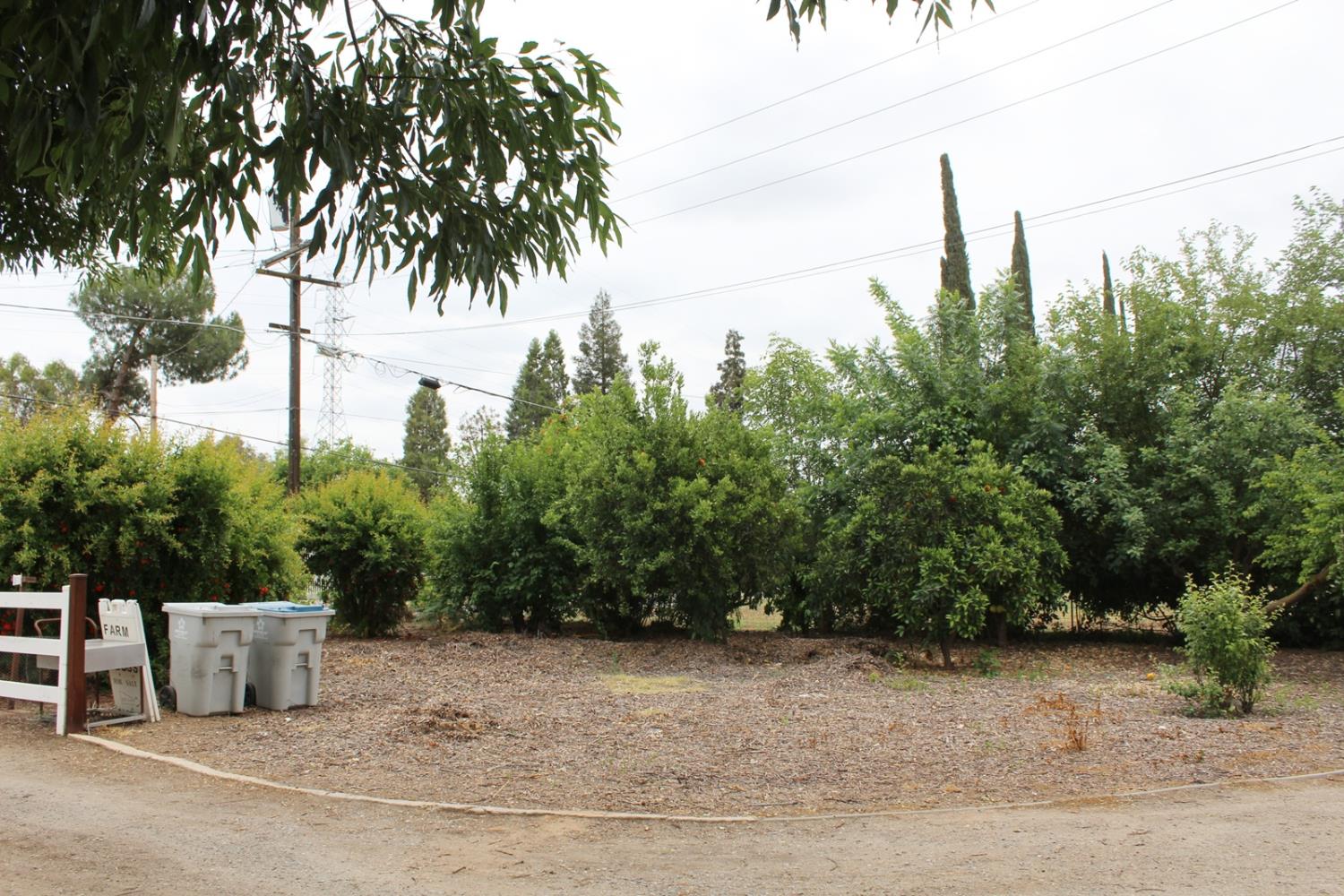 2307 N Hayes Ave, Fresno, CA 93723