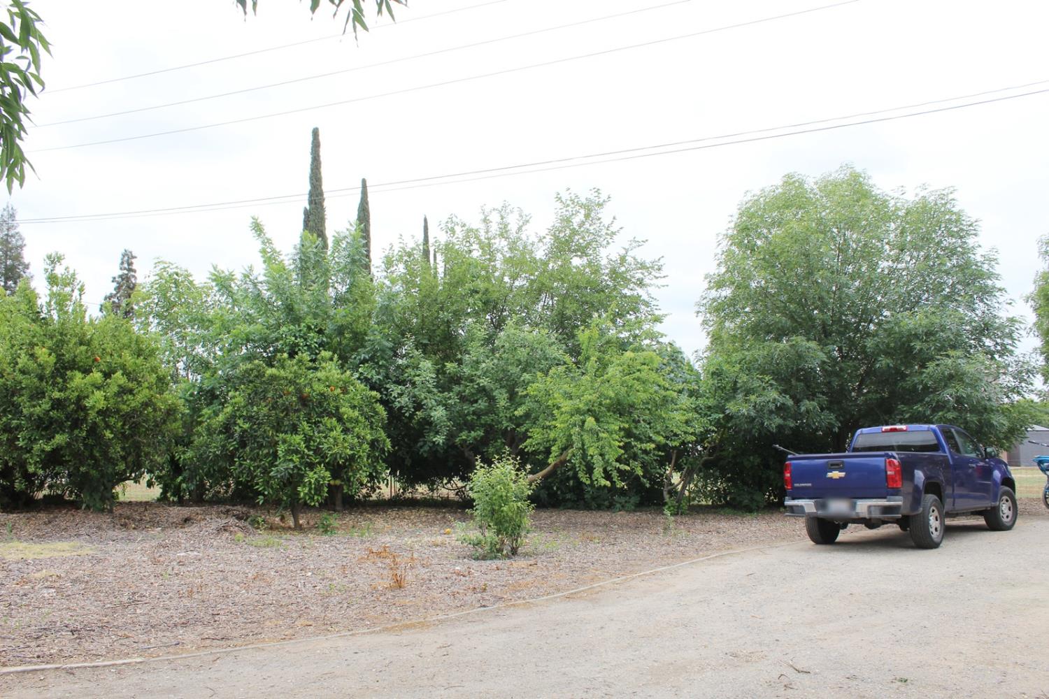2307 N Hayes Ave, Fresno, CA 93723