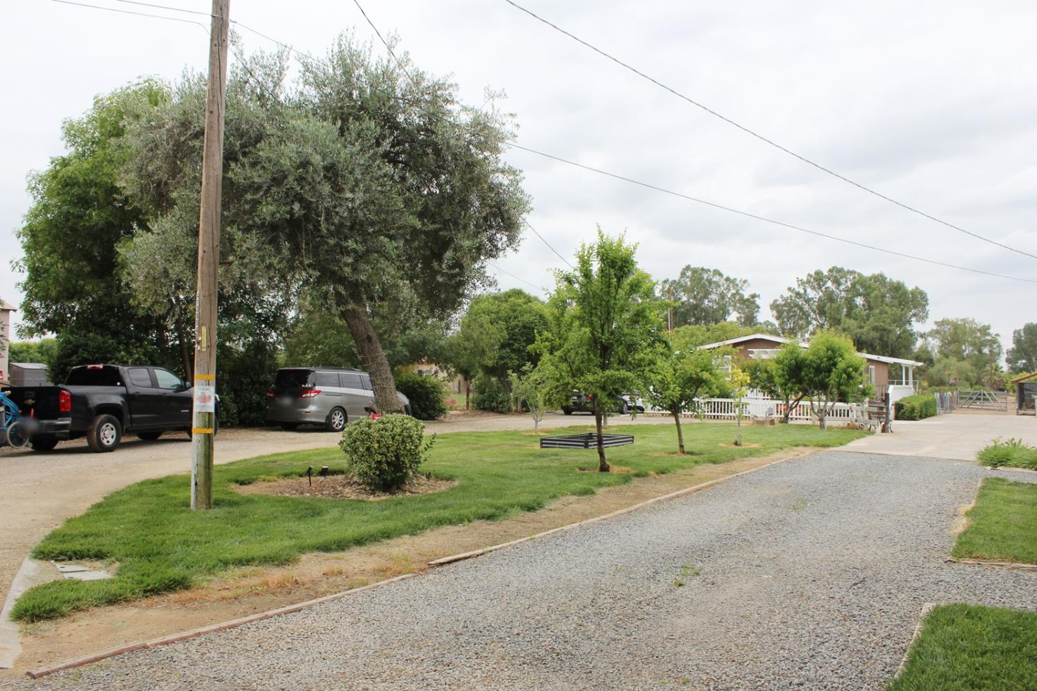 2307 N Hayes Ave, Fresno, CA 93723