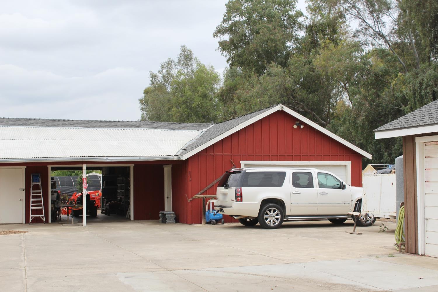 2307 N Hayes Ave, Fresno, CA 93723